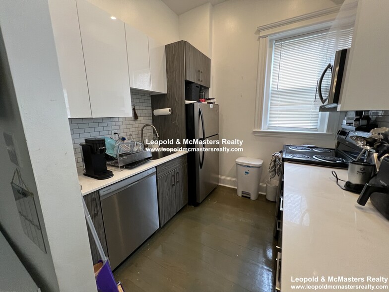 Building Photo - 50 Queensberry St