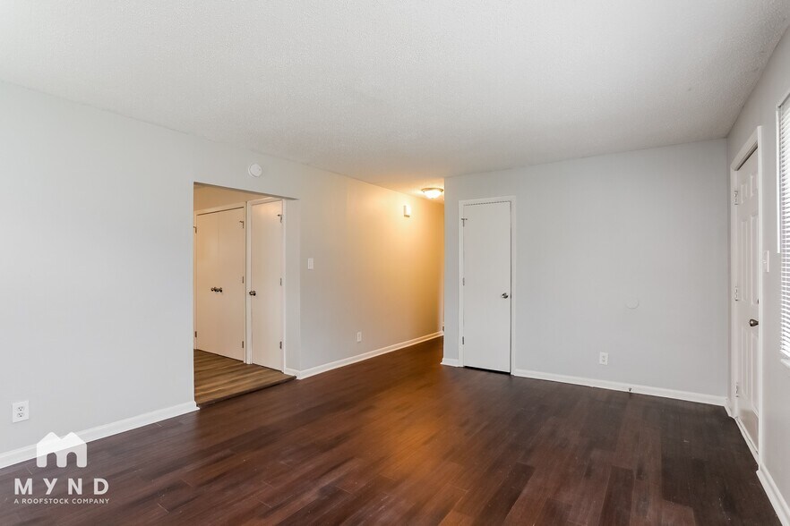 Building Photo - 908 Waring St