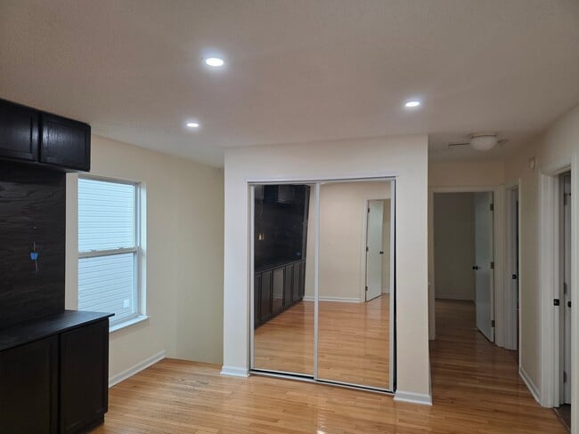 Building Photo - 6674 Stanhope Way