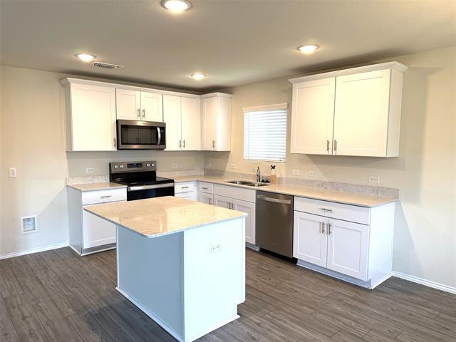 Building Photo - 472 Lake Erie Dr