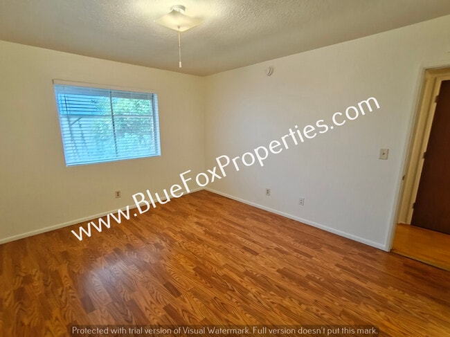 Building Photo - 1201 N Tracy Ave