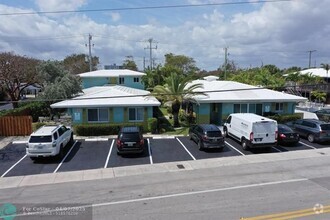 Building Photo - 4421 Poinciana St