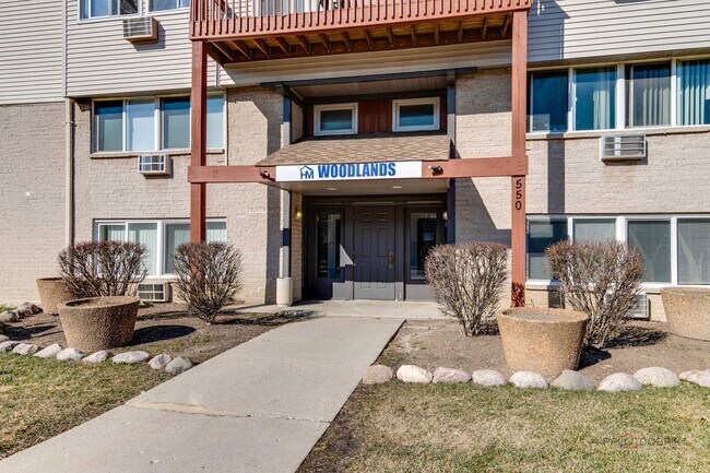 Building Photo - Woodlands Apartments Homes