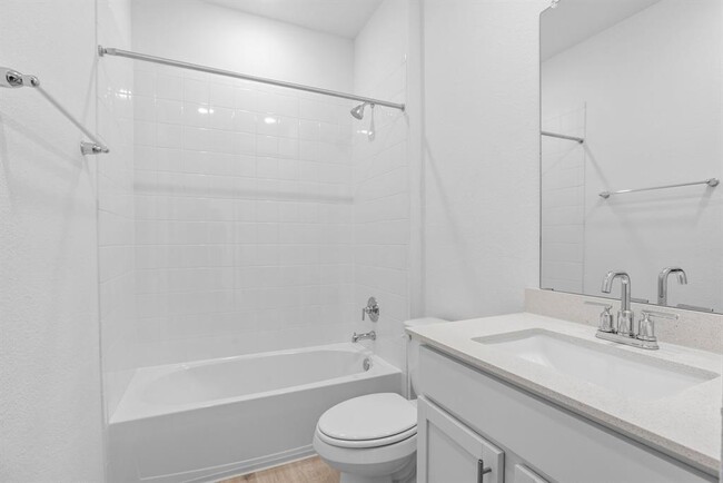 Building Photo - 305 Brooks Ranch Dr