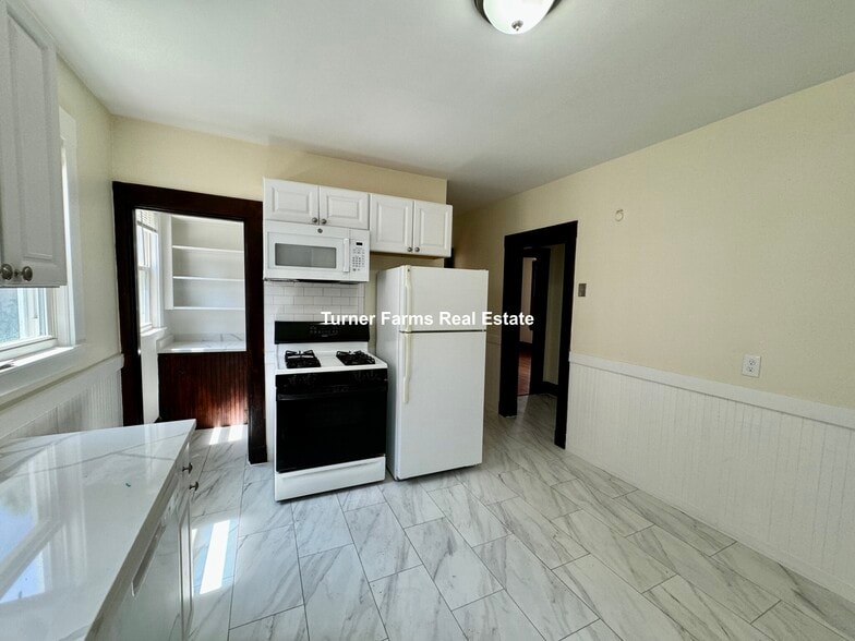 Building Photo - 41 Michigan Ave