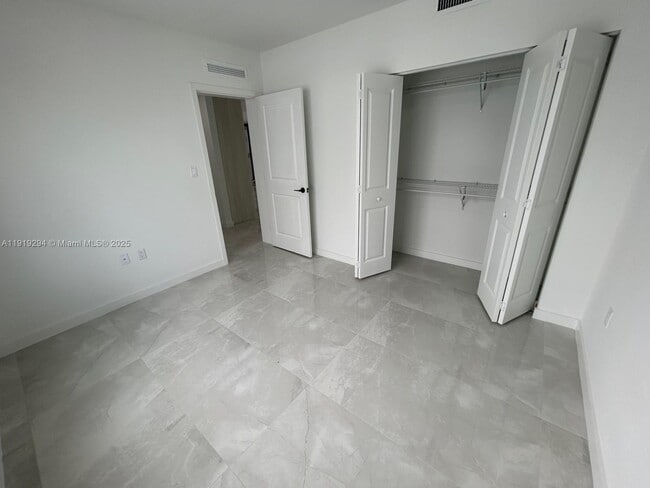 Building Photo - 14568 SW 261 St Ter