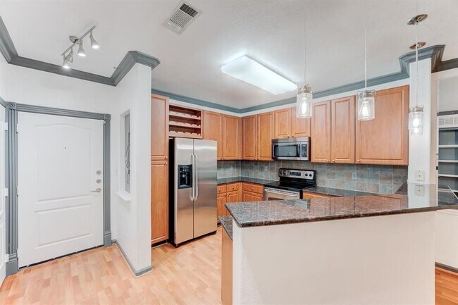 Building Photo - 1711 Old Spanish Trl