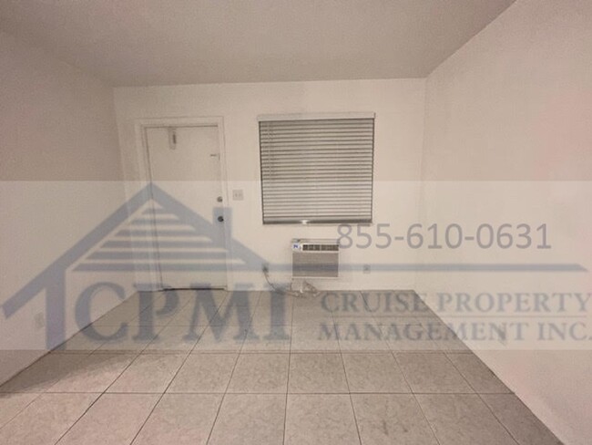 Interior Photo - 6201 Taylor St