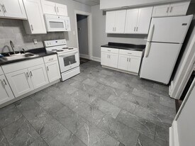 Building Photo - 109 S Easton Rd