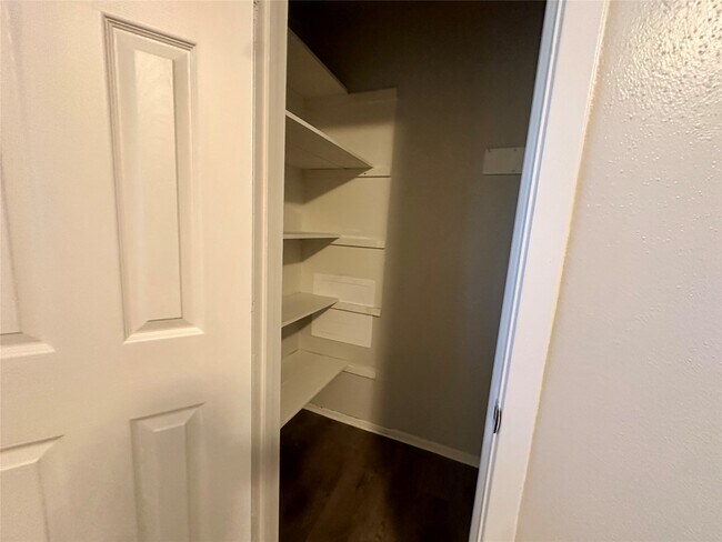 Building Photo - 9834 Denning Dr