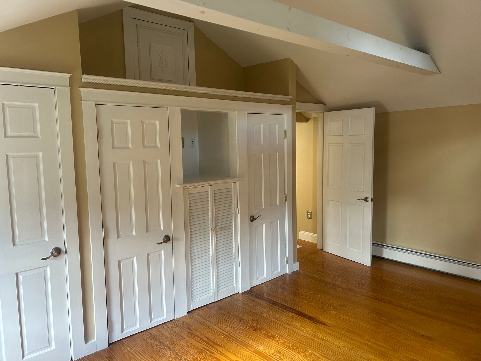 Building Photo - 303 Waterbury Hill Rd