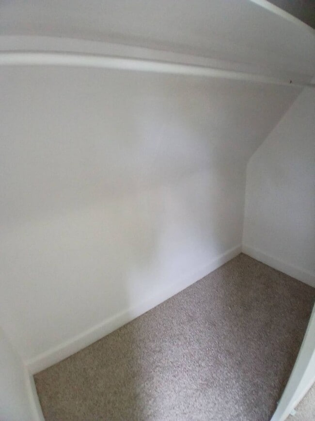 Building Photo - Newly Renovated 4BR/1BA Single-Family Home with Garage – Cleveland