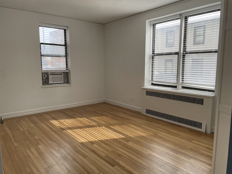 Building Photo - 210 Martine Ave