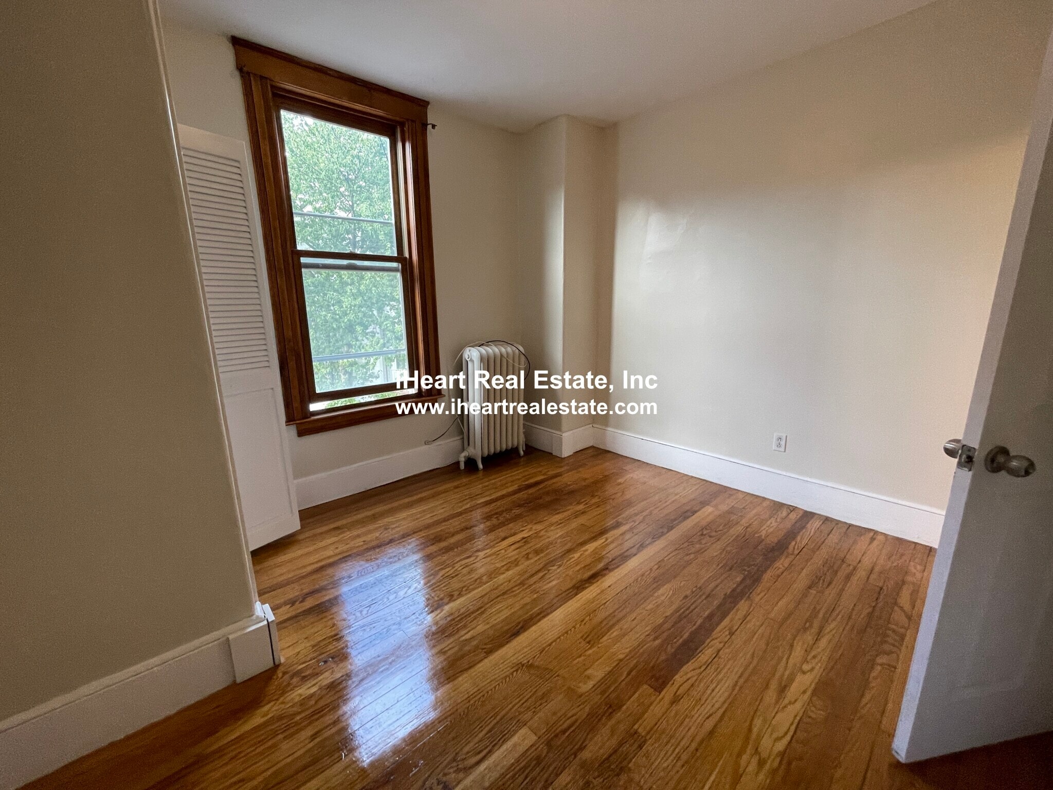 Building Photo - 338 K St