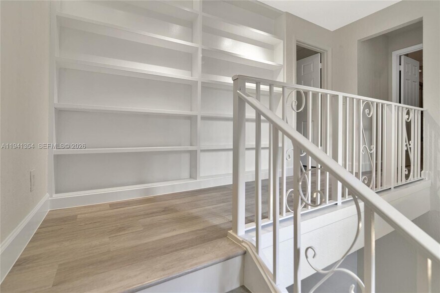 Building Photo - 3114 Kingswood Ter