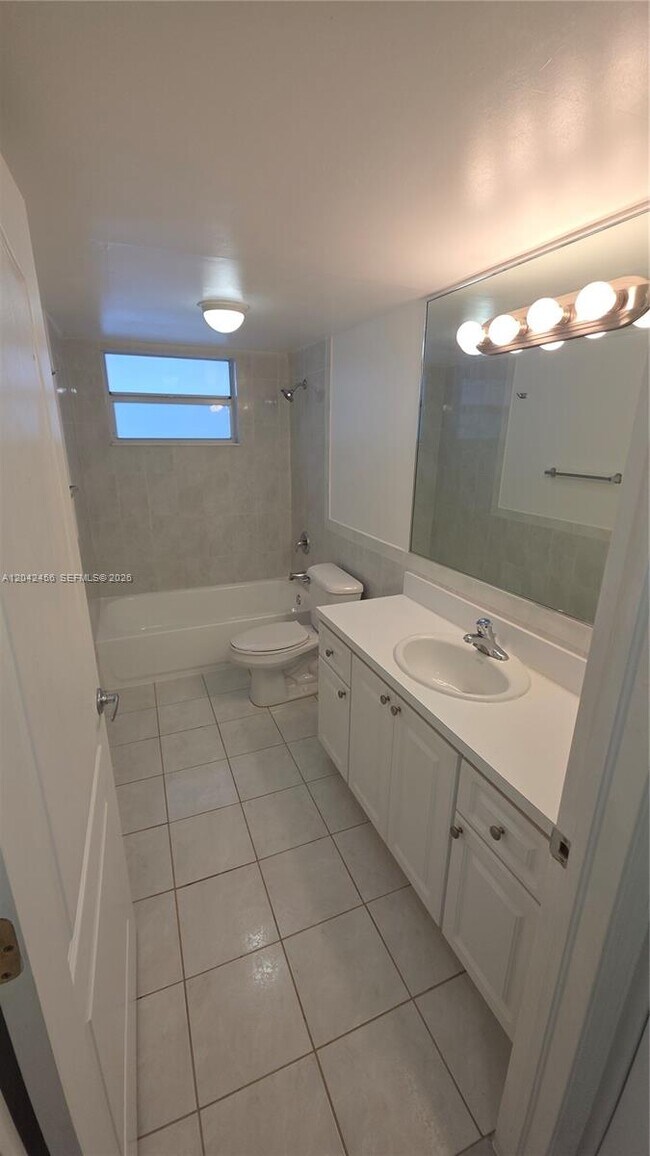 Building Photo - 5839 SW 74th Terrace