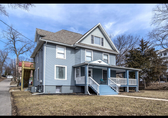 Primary Photo - 1041 Carrington St