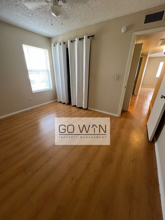 Building Photo - 749 W 1st Ave