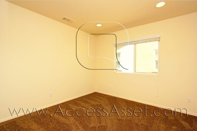 Building Photo - 32009 Merano St
