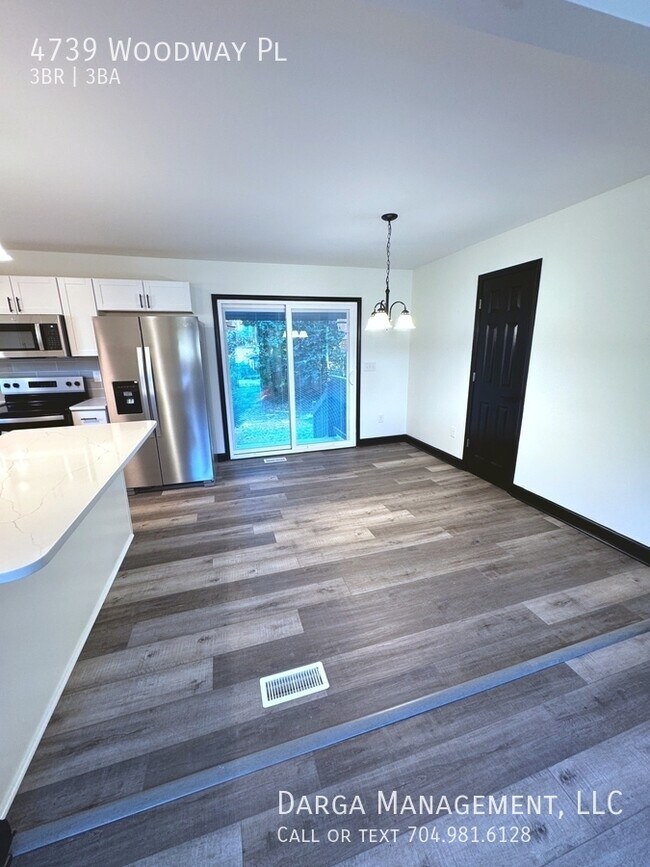 Building Photo - 4739 Woodway Pl