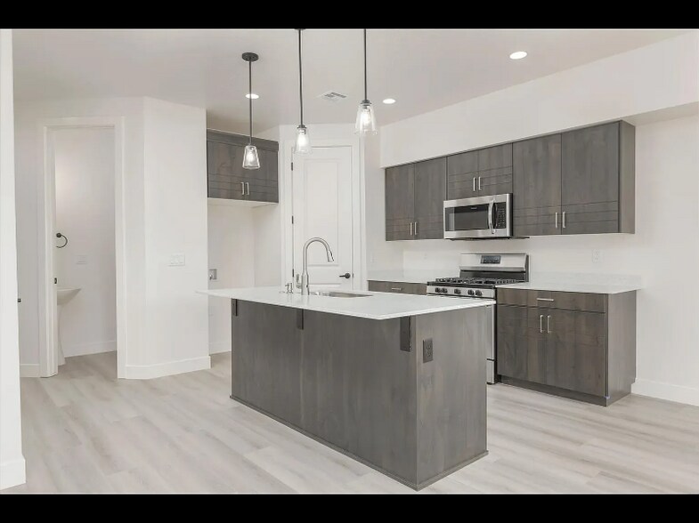 Building Photo - 297 S 1930 W