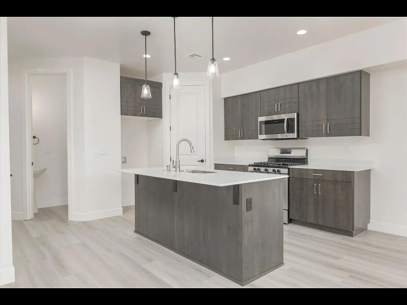 Building Photo - 286 S 1930 W