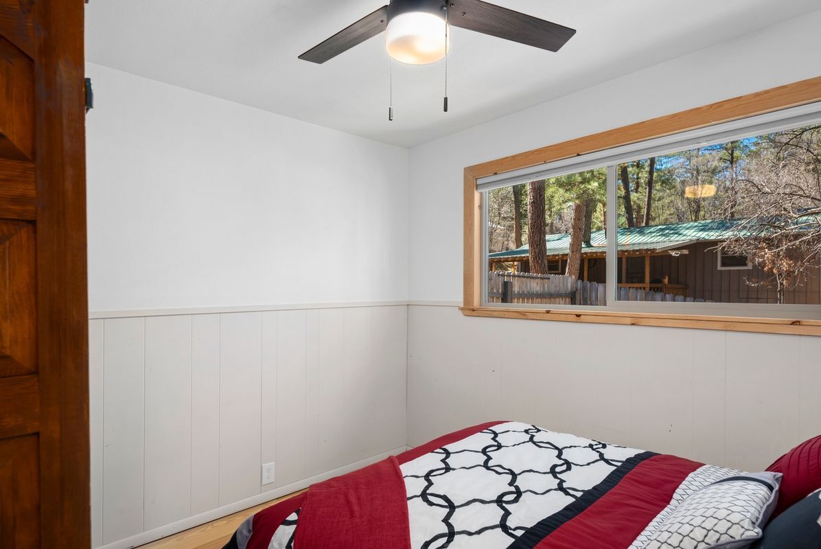 Building Photo - 402 4th St