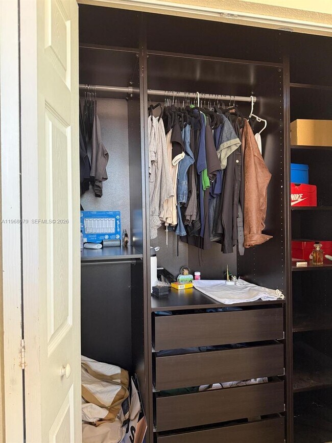 Building Photo - 1408 SW 147th Ave