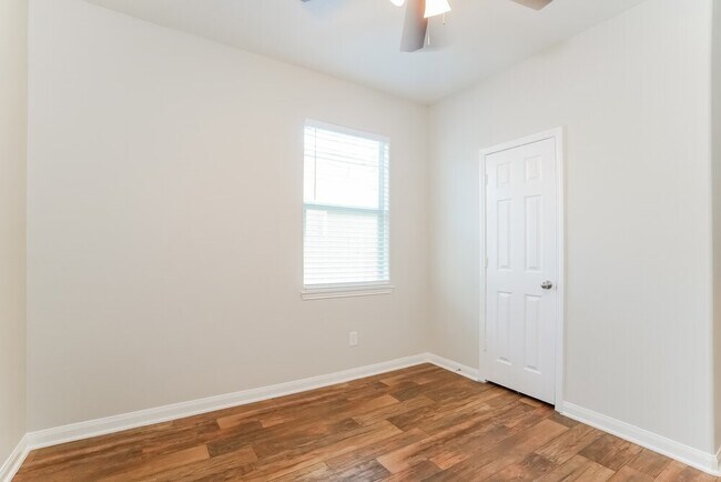 Building Photo - 2003 Lost Pine Ct