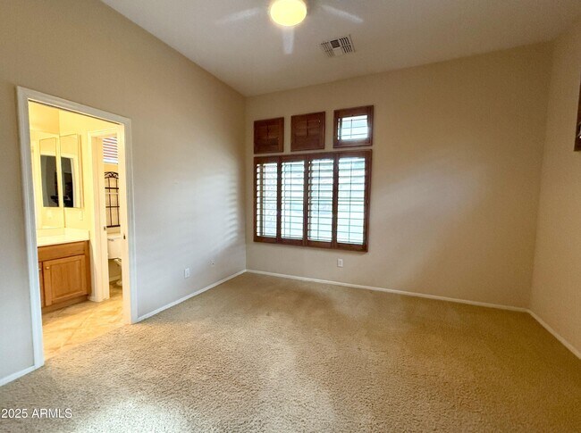 Building Photo - 7408 S 26th Ln