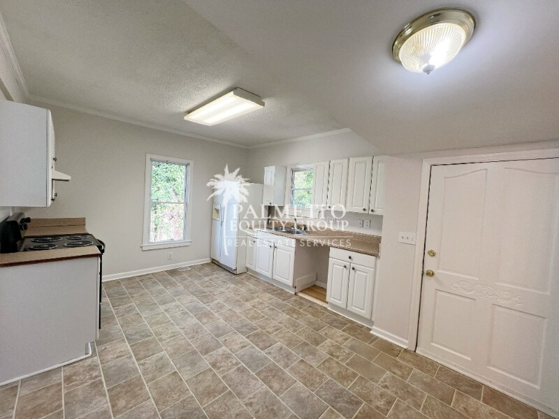 Building Photo - 823 Silver Ave