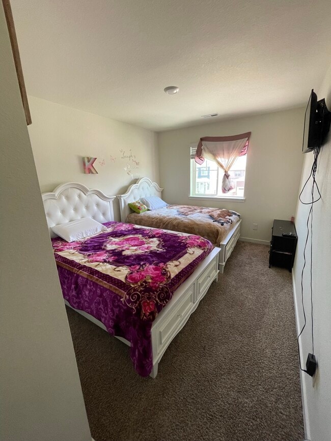 Building Photo - 45821 Red Tail Dr