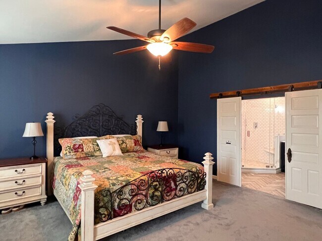 Building Photo - Heart's Desire End Unit Townhome 2700+ SqFt - Lowes Island