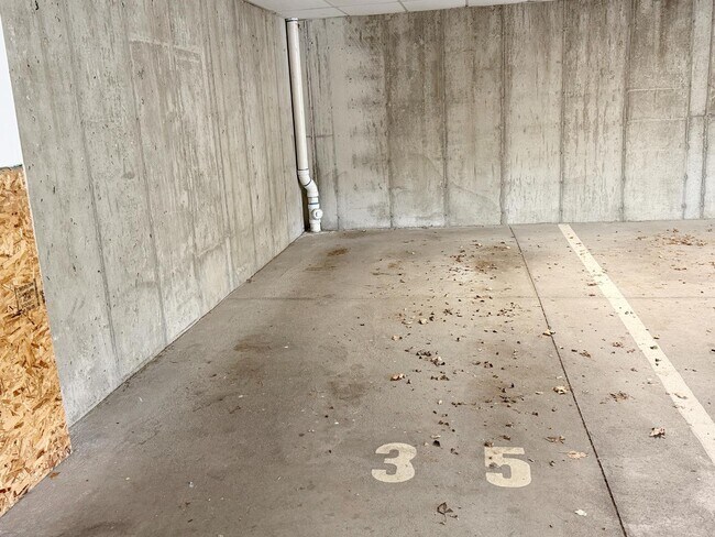 Building Photo - 496 S 2150 W