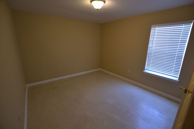 Building Photo - 2 bedroom, 2 bath apartments in Sherwood F...