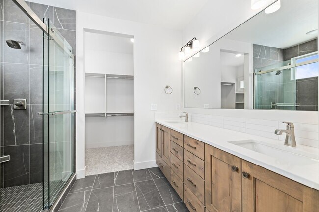 Building Photo - Stunning New Construction by Biltmore | El...