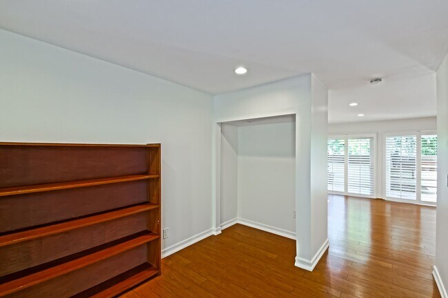 Building Photo - BRIGHT & AIRY, REAR-UNIT TOWNHOUSE W/ SPACIOUS PATIO, BALCONY & HUGE 2-CAR GARAGE IN GATED COMMUN...