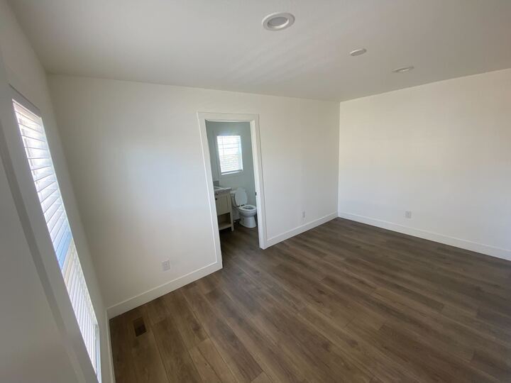 Building Photo - 2060 N Center St