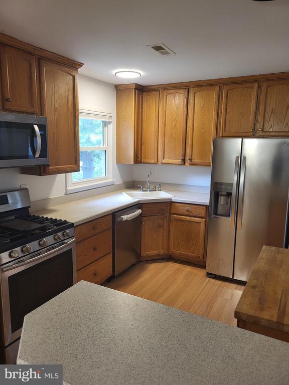 Building Photo - 13416 Hillendale Dr