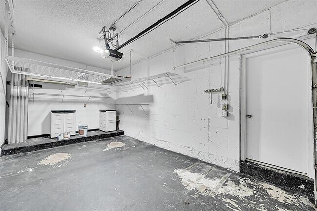 Building Photo - 1002 NW 105th Way