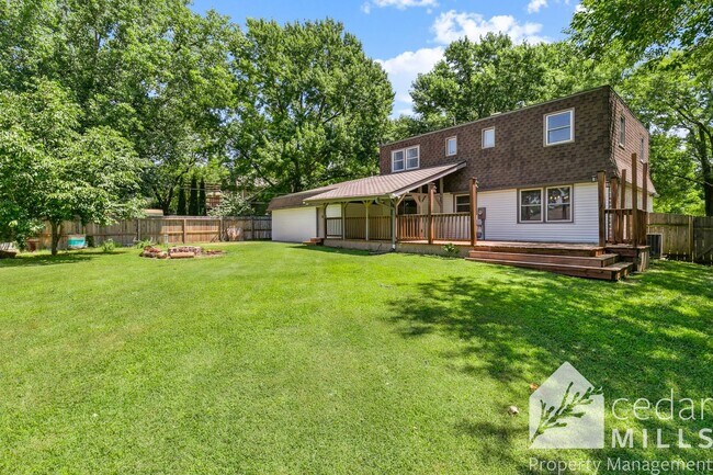 Building Photo - Beautiful Brick Home in West Wichita. Godd...