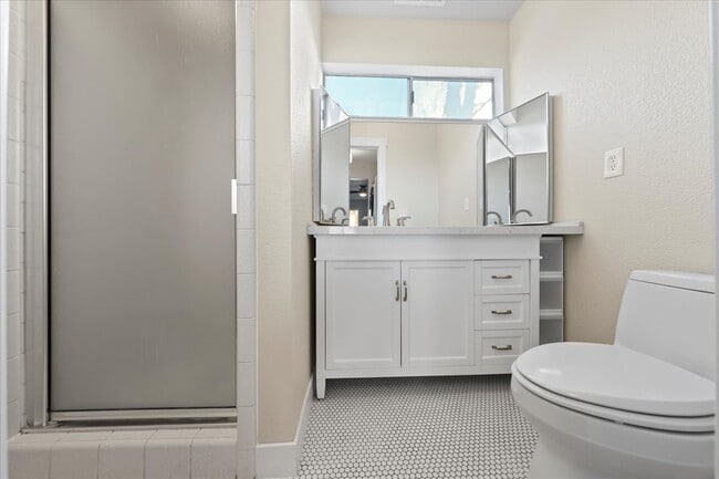 Building Photo - 2436 S Elizabeth St