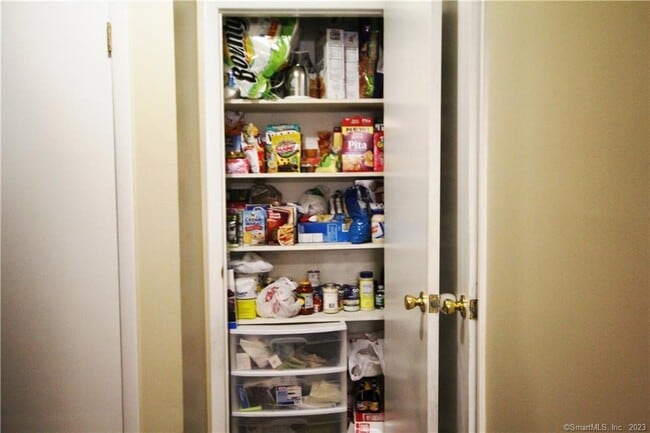 Building Photo - 14 Newtown Rd