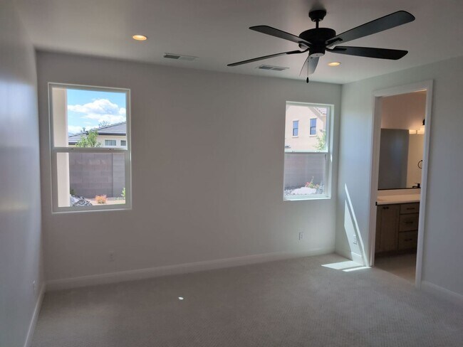 Building Photo - Newly Built, 5 Bedroom, 4 Bathroom Home in...