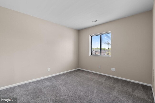 Building Photo - 6 Mullingar Ct