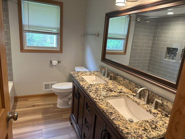 Building Photo - Beautifully Remodeled 3-Bedroom Home with ...
