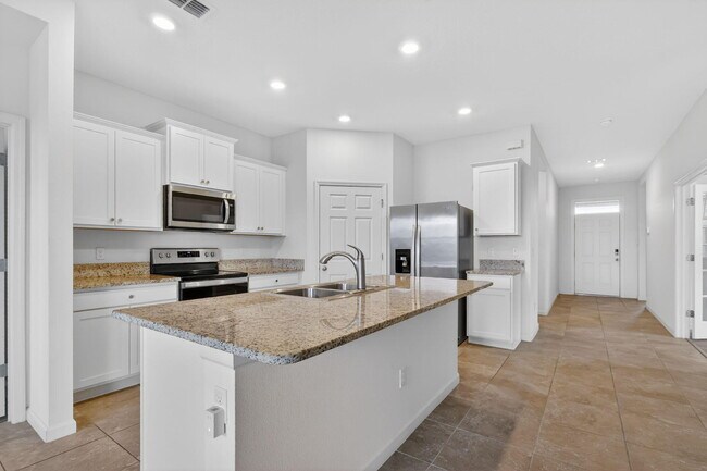 Building Photo - 10552 SW Toren Wy