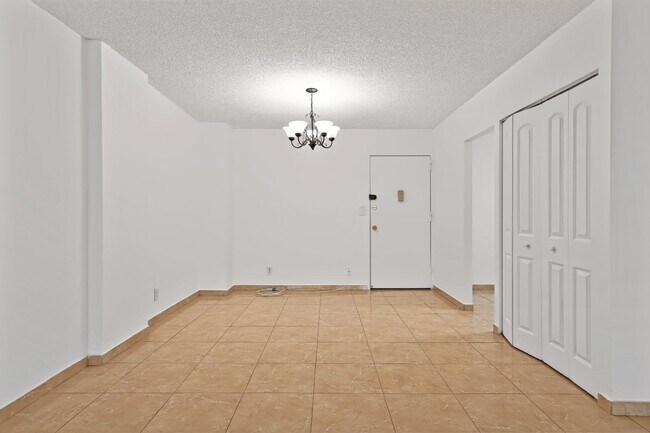 Building Photo - 401 Golden Isles Dr