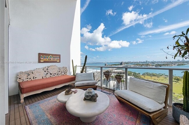 Building Photo - 1040 Biscayne Blvd