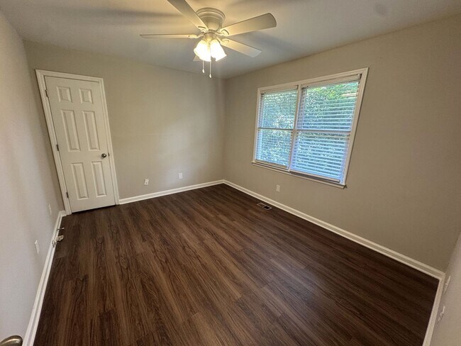 Building Photo - Five Points 6br House
